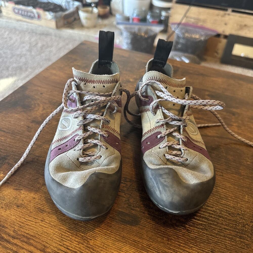 SCARPA Helix Rock Climbing Bouldering Shoes Gray Purple Size 38